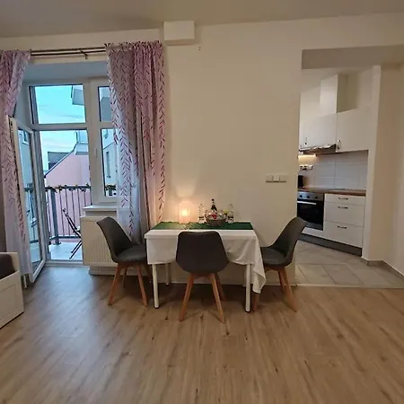 Star With Terrace 4c *