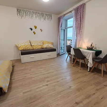 Star With Terrace 4c * Brno