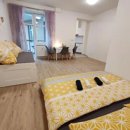 Star With Terrace 4c